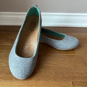 SOLE District by ReCork Grace Carbon Negative Gray Shoes